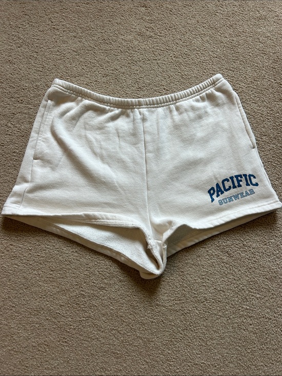 PacSun Pants - PacSun cream Pacific Sun sweatshorts